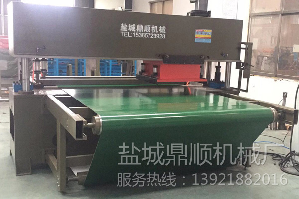 自動皮帶送料裁斷機 自動皮帶送料裁斷機
